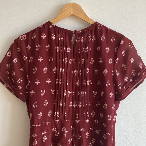 Little Midi burgundy dress perfect for Holiday time - Picture 6 of 6